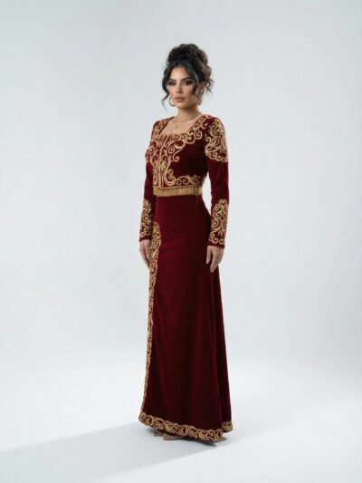 قفطان مخمل برغندي مطرز بالقصب الذهبي ياقة مربعة برغندي جولد كافتان.